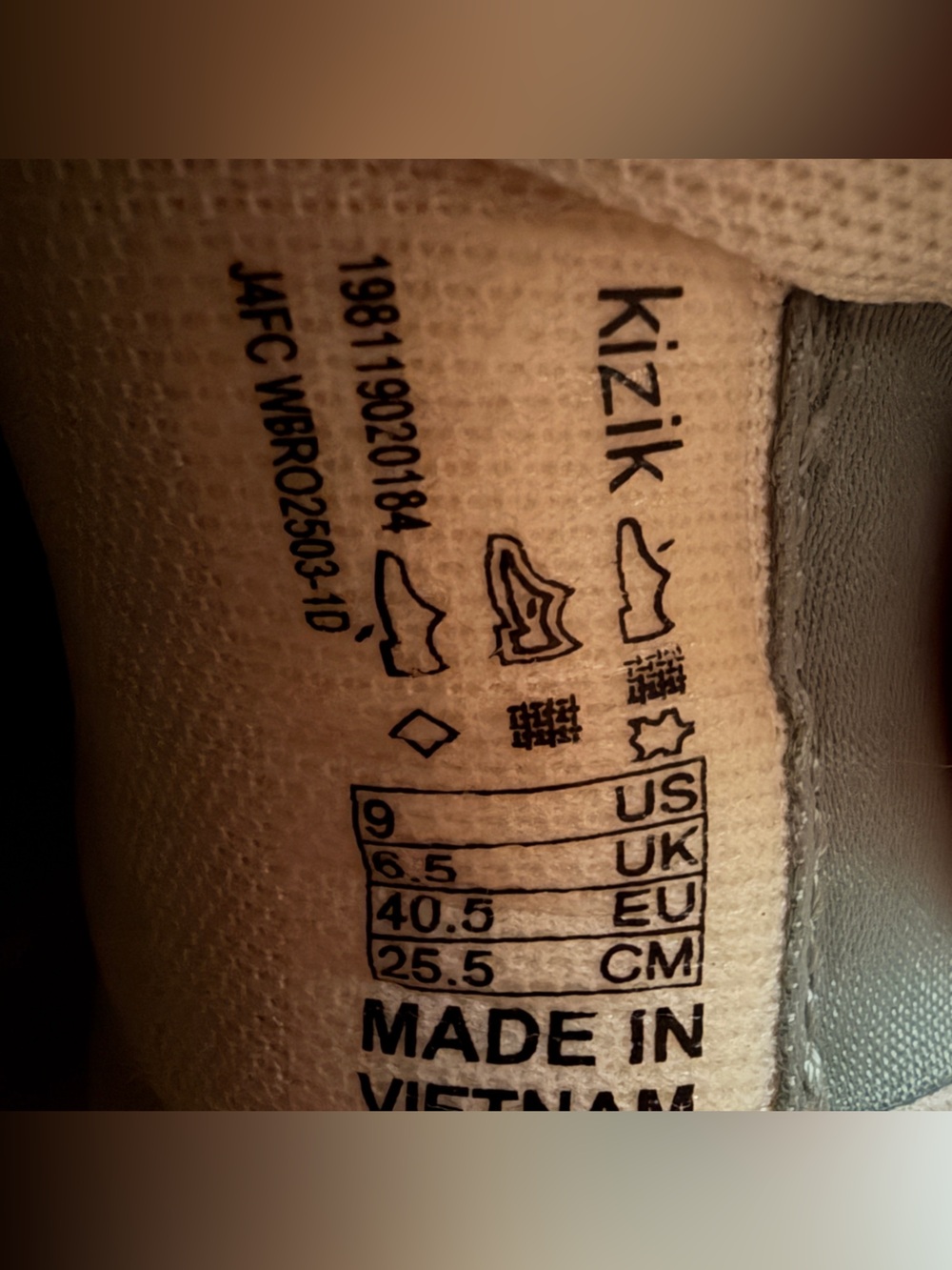 Kizik Brooklyn Sneaker - Picture 7 of 9